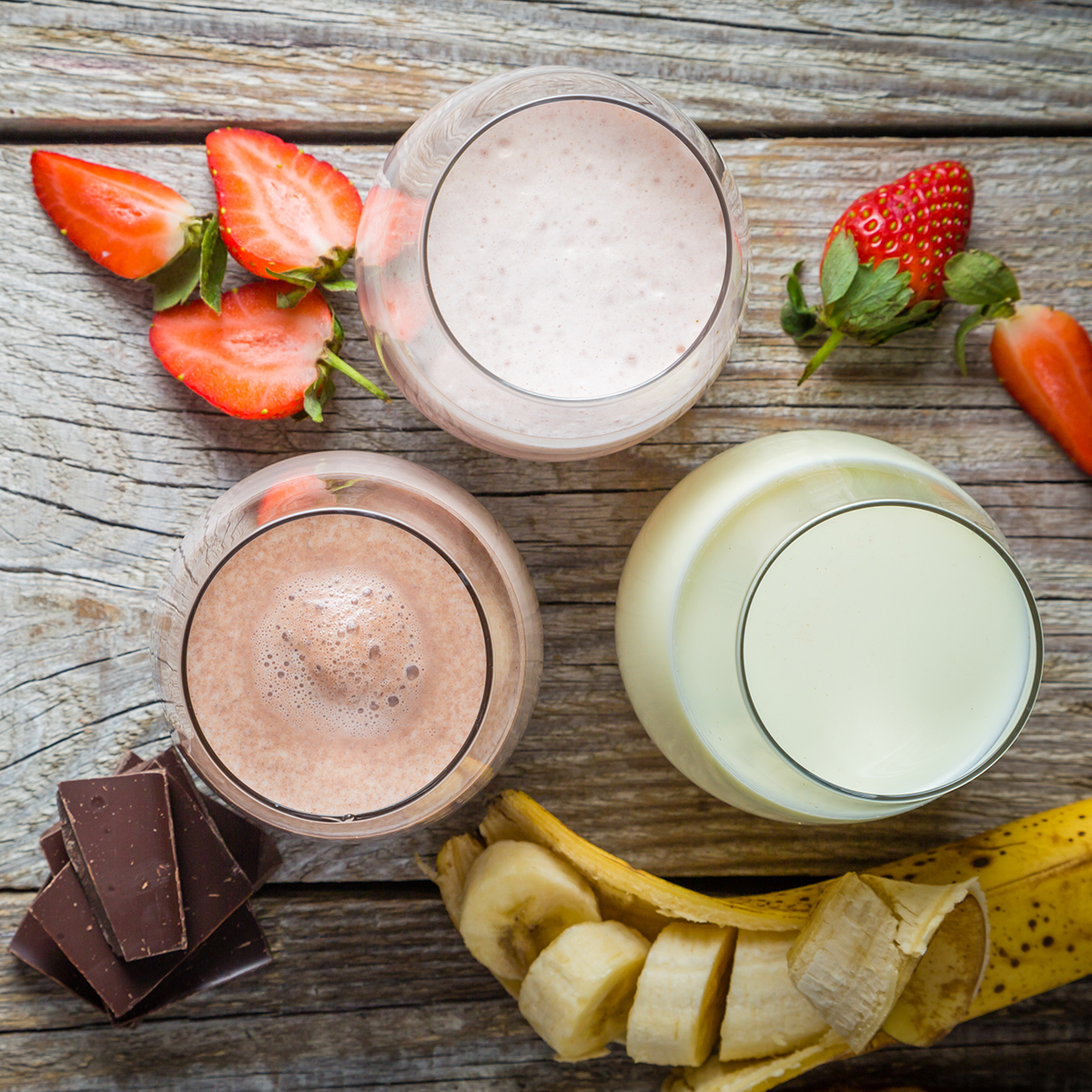 Chocolate, strawberry and vanilla milks