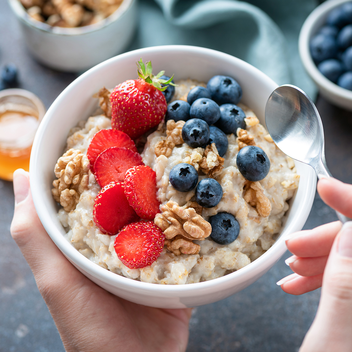 Oatmeal with berries